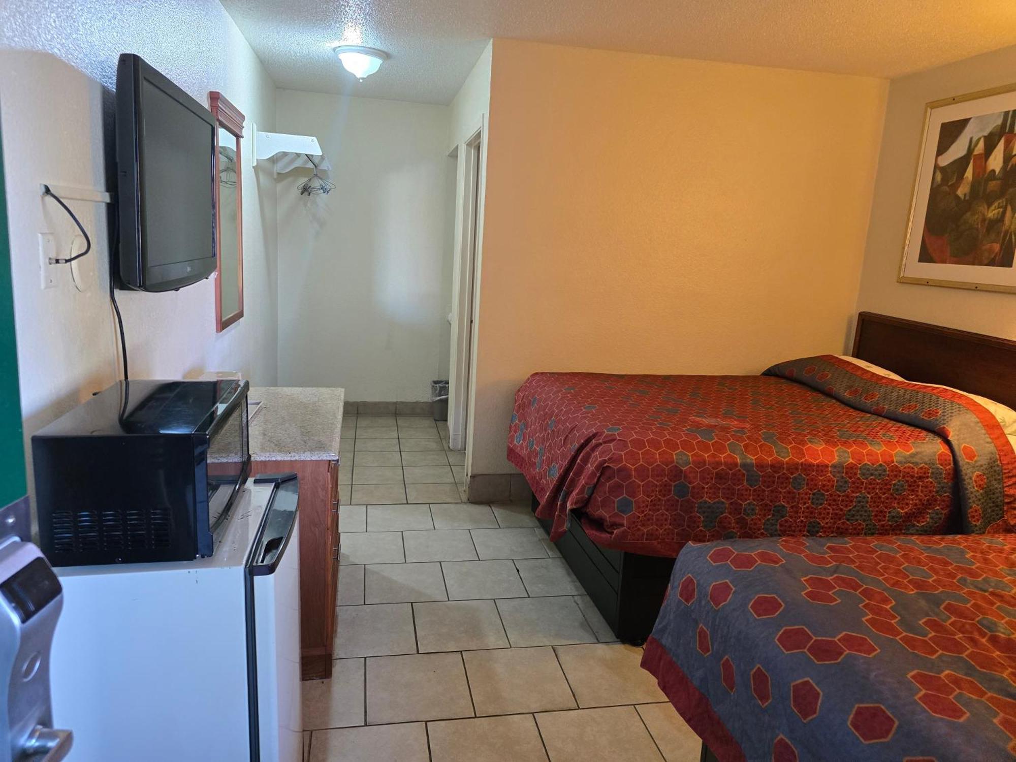 Carpet Inn Opelika Bagian luar foto