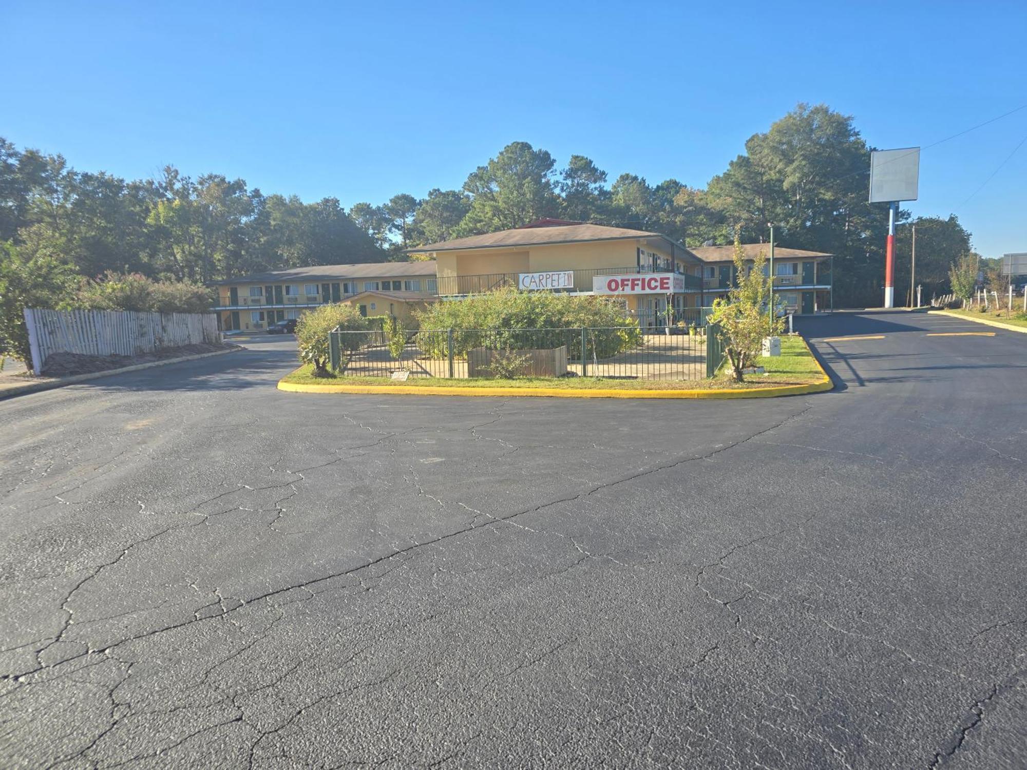 Carpet Inn Opelika Bagian luar foto